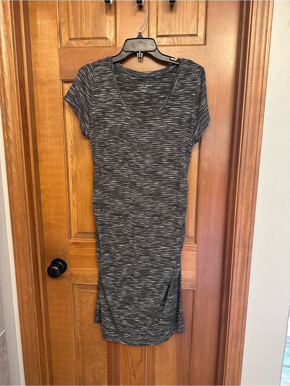 Liz Lange Maternity Striped Gray Scoop Neck Dress